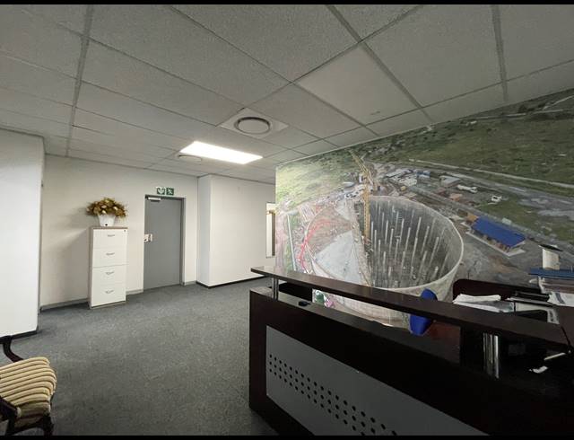 213M² OFFICE TO LET IN BRYANSTON